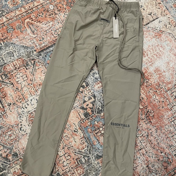 Fear Of God Fog Essentials Moss Track 